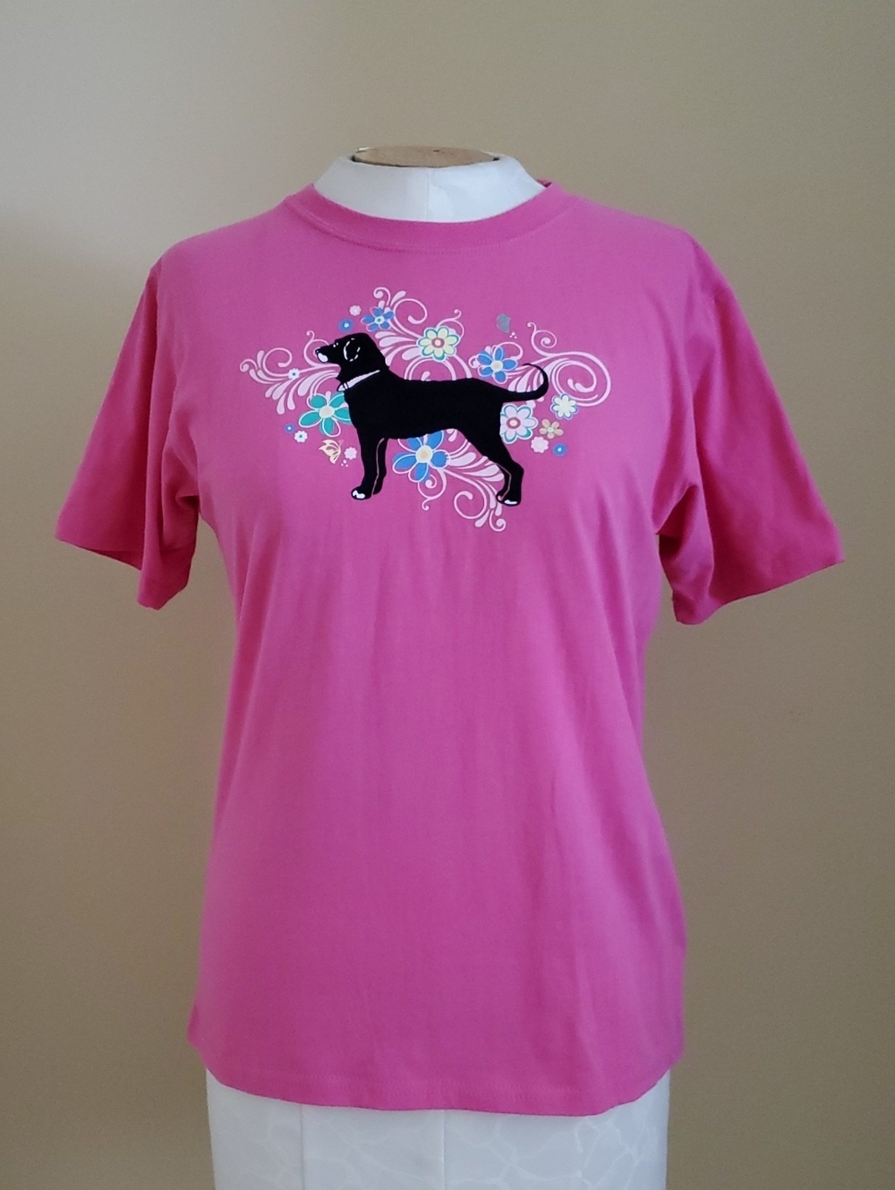Martha's Vineyard The Black Dog Pink Short-Sleeve Graphic Tee